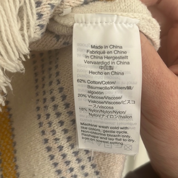 Short Sleeve Sweater Top - Picture 5 of 5